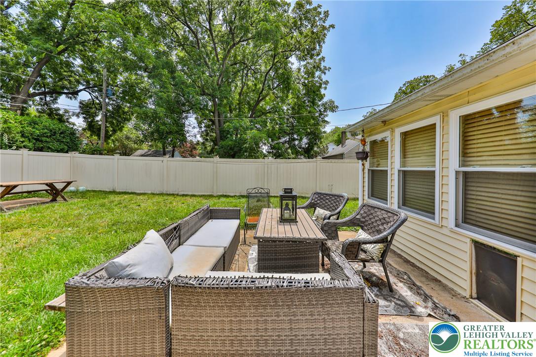 735 North Glenwood Street Property Photo 61