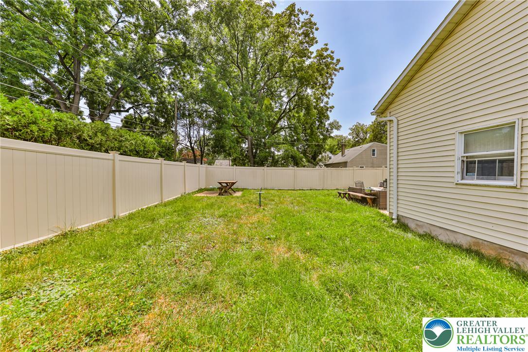 735 North Glenwood Street Property Photo 63