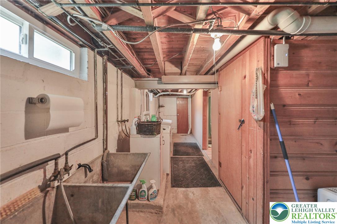 735 North Glenwood Street Property Photo 68