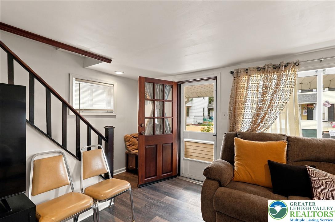1424 Newport Avenue Property Photo 10