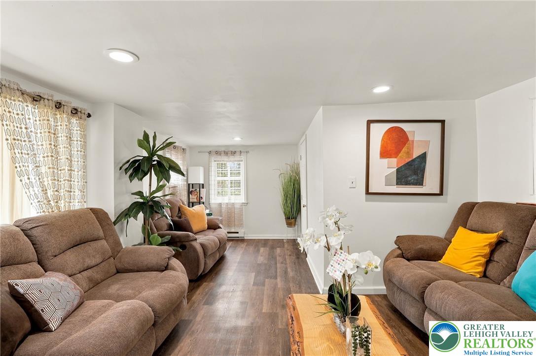 1424 Newport Avenue Property Photo 12
