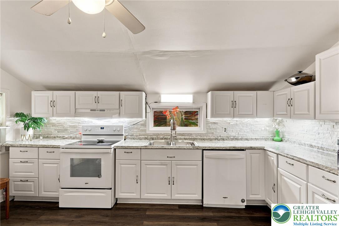 1424 Newport Avenue Property Photo 17