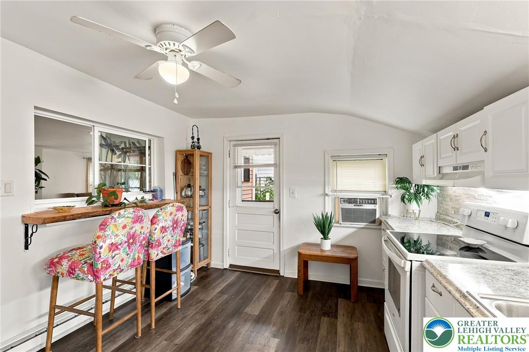 1424 Newport Avenue Property Photo 19