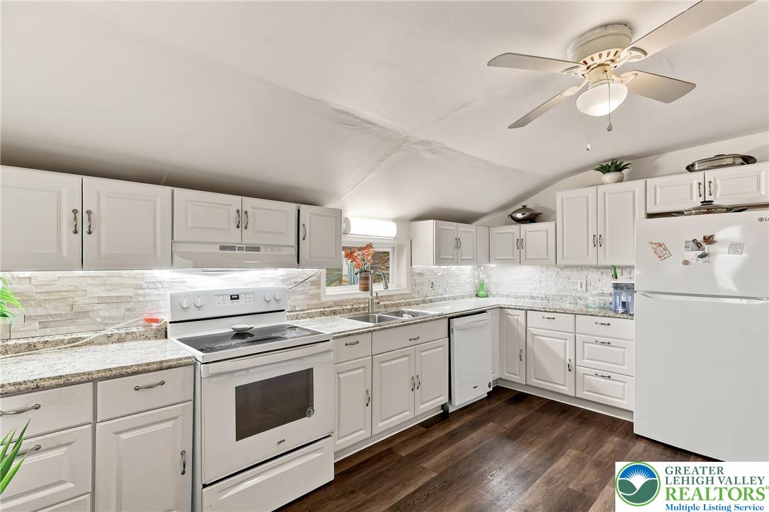 1424 Newport Avenue Property Photo 20