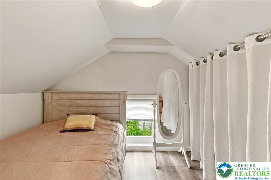 1424 Newport Avenue Property Photo 28