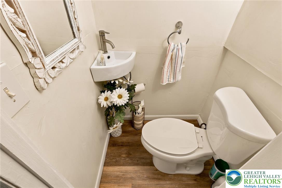 1424 Newport Avenue Property Photo 30