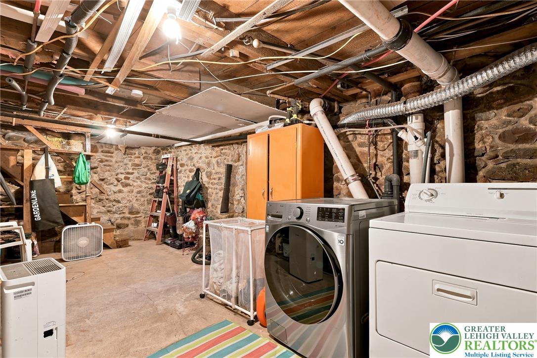1424 Newport Avenue Property Photo 32