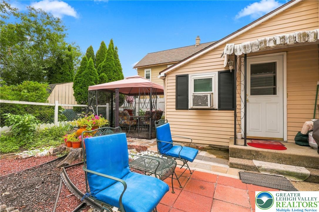 1424 Newport Avenue Property Photo 34