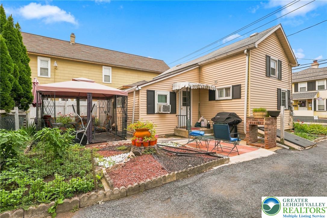 1424 Newport Avenue Property Photo 35