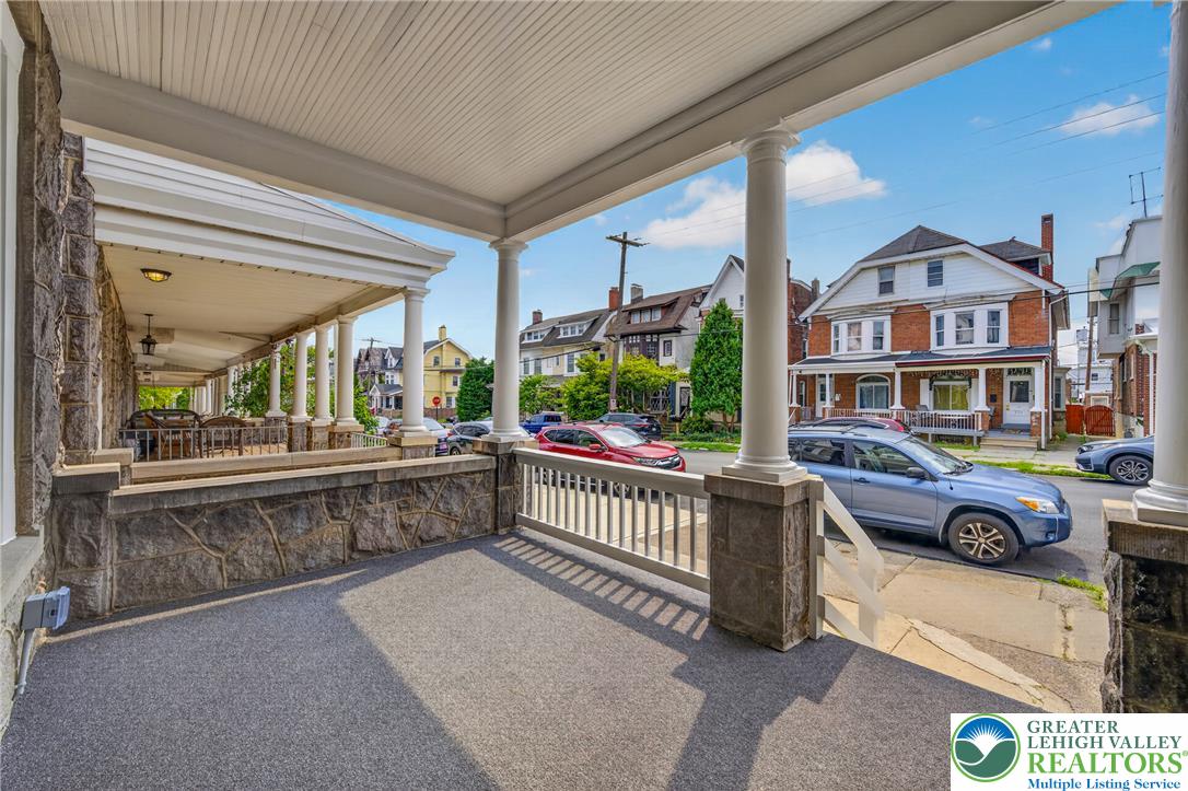223 17th Street Property Photo 5