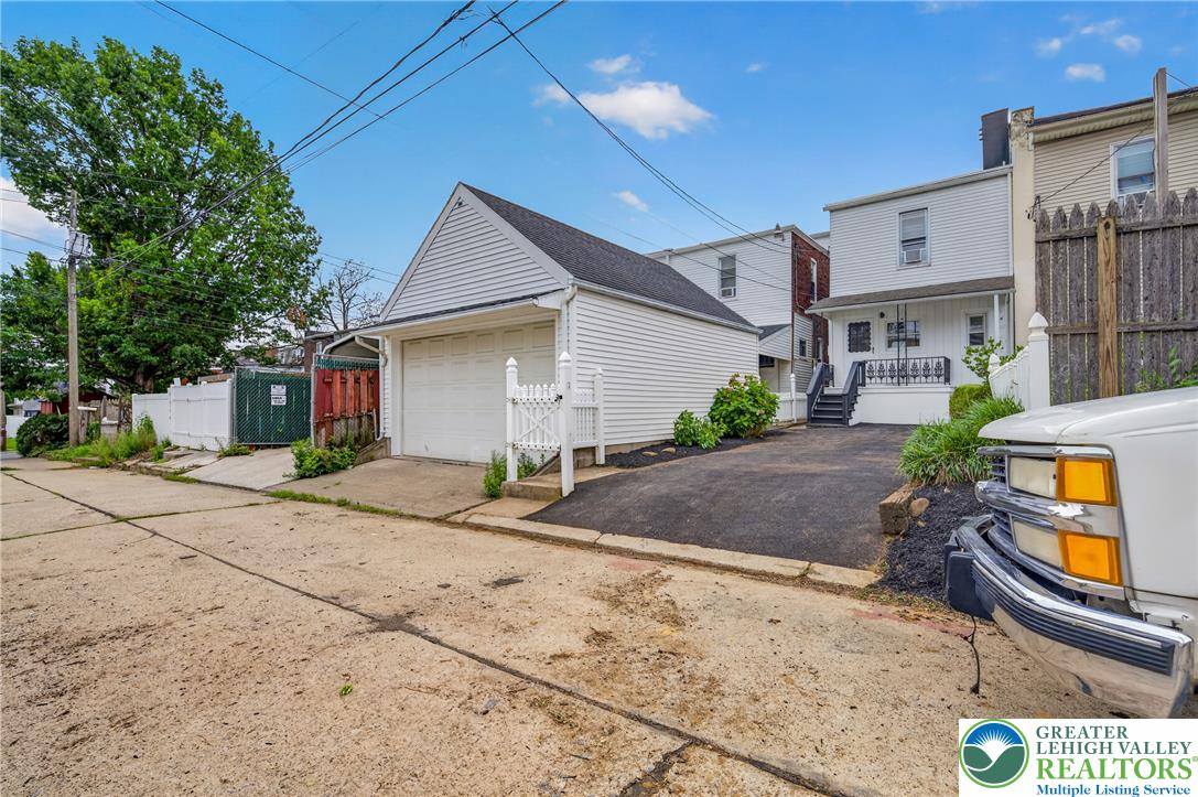 223 17th Street Property Photo 57