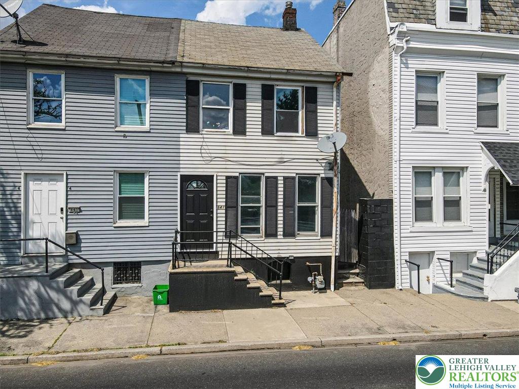 841 Jackson Street Property Photo 1