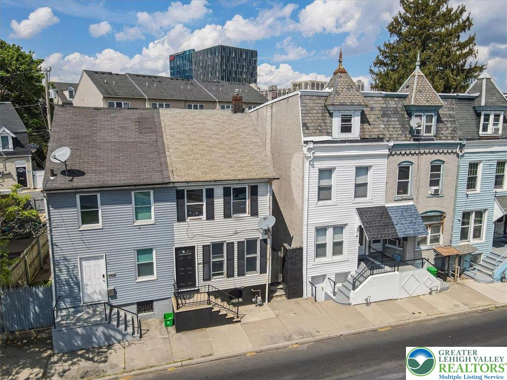 841 Jackson Street Property Photo 2
