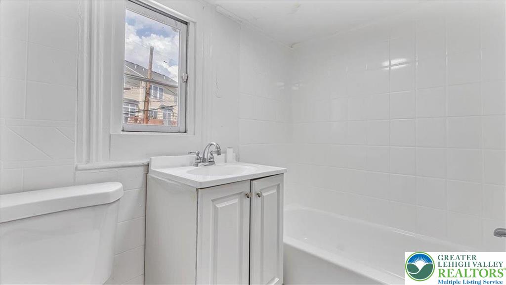 841 Jackson Street Property Photo 21