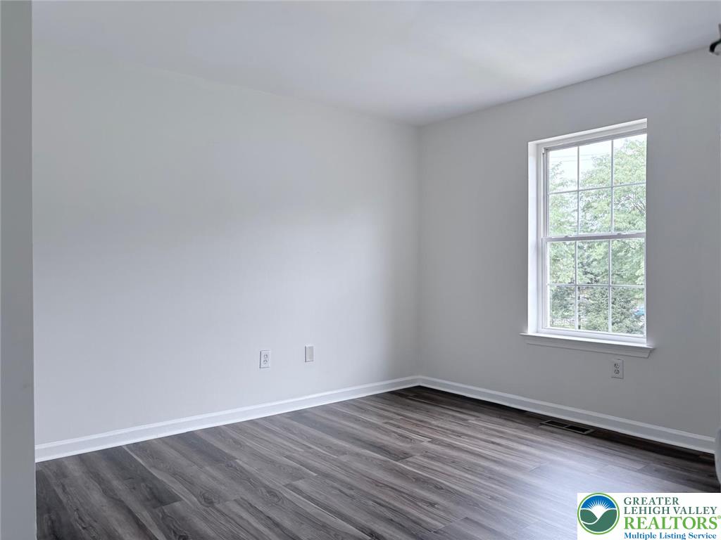 6411 Pioneer Drive Property Photo 8