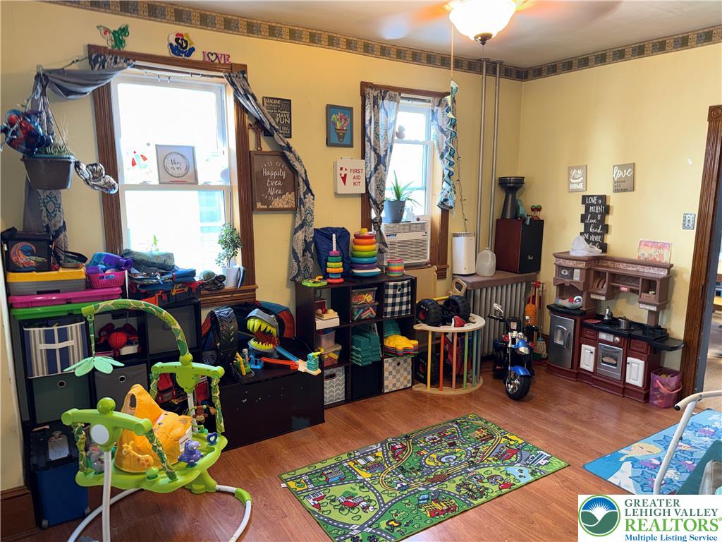 246 East Ludlow Street Property Photo 5