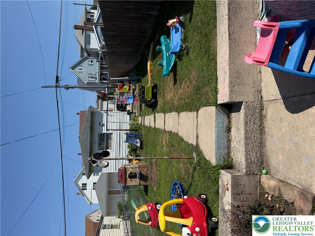 246 East Ludlow Street Property Photo 31