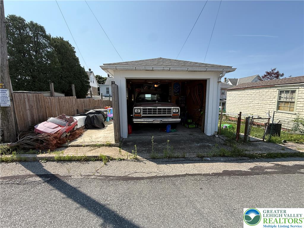 246 East Ludlow Street Property Photo 36