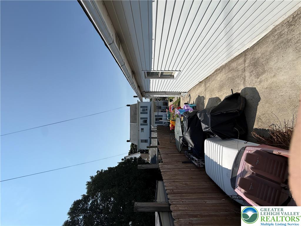246 East Ludlow Street Property Photo 37