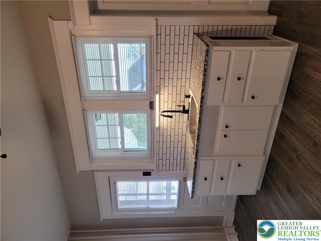 73 West Greenwich Street Property Photo 11