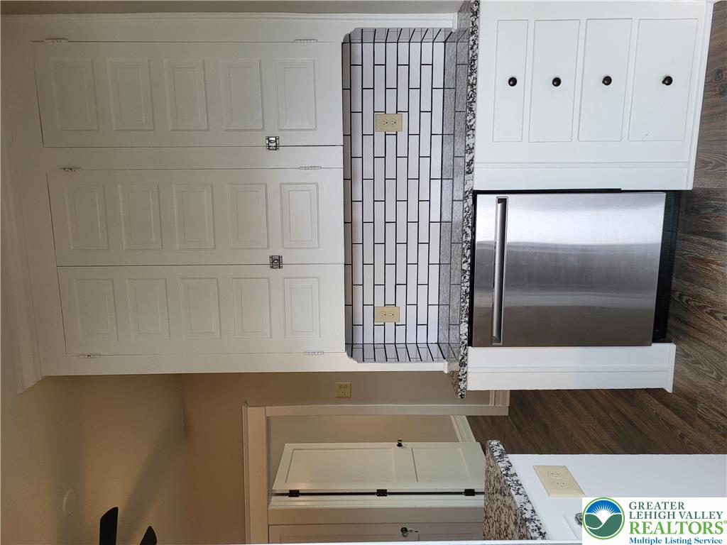 73 West Greenwich Street Property Photo 13