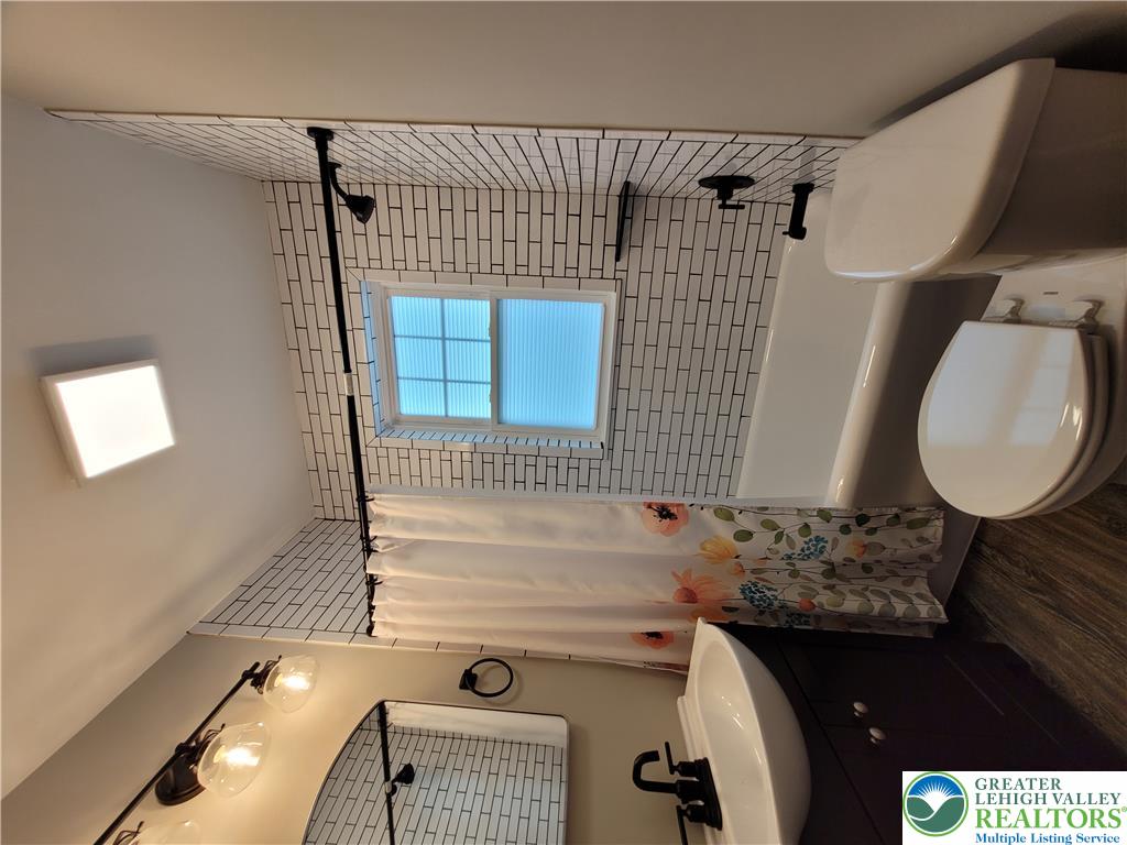 73 West Greenwich Street Property Photo 24