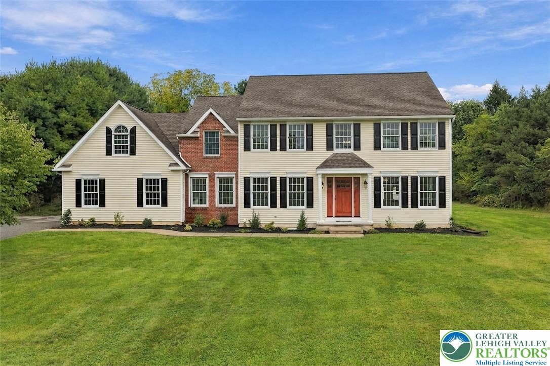 4 Schoolhouse Lane Property Photo 2