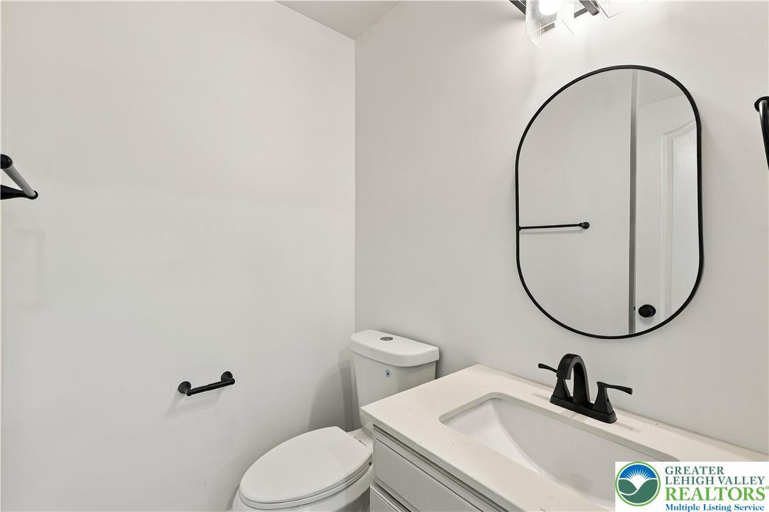 4 Schoolhouse Lane Property Photo 39