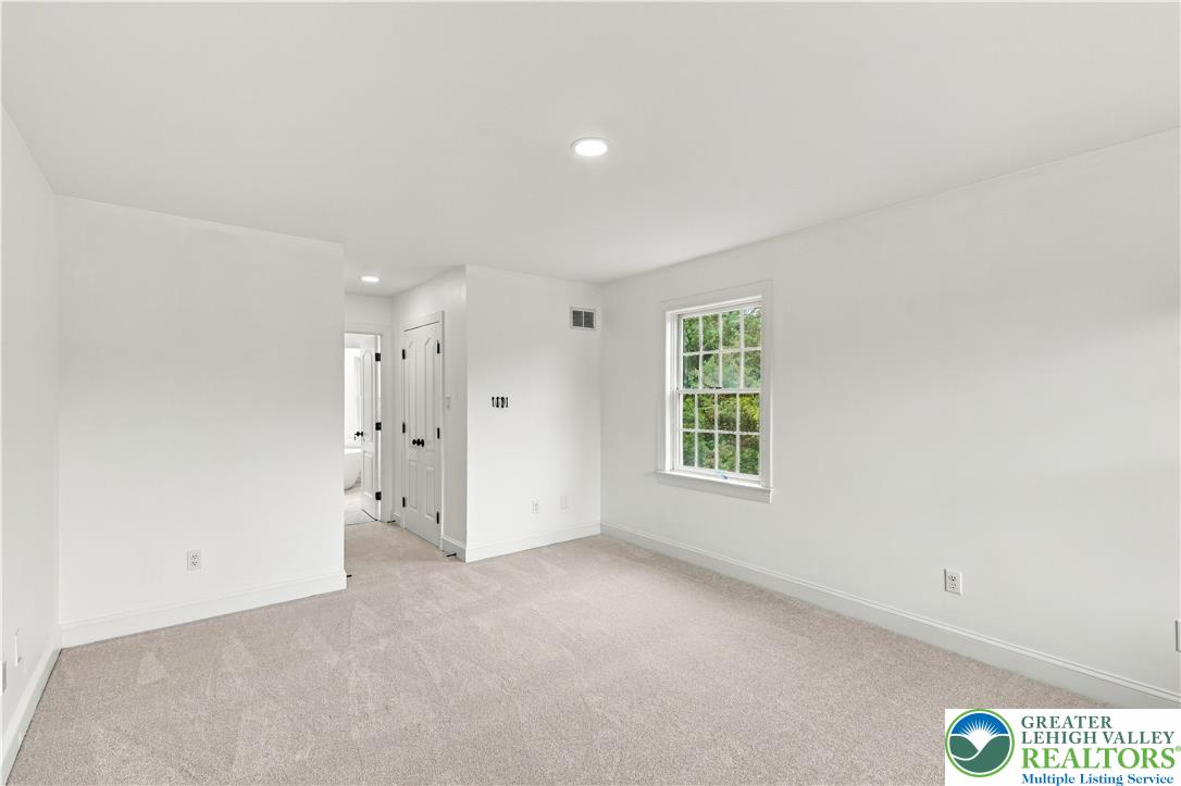 4 Schoolhouse Lane Property Photo 44