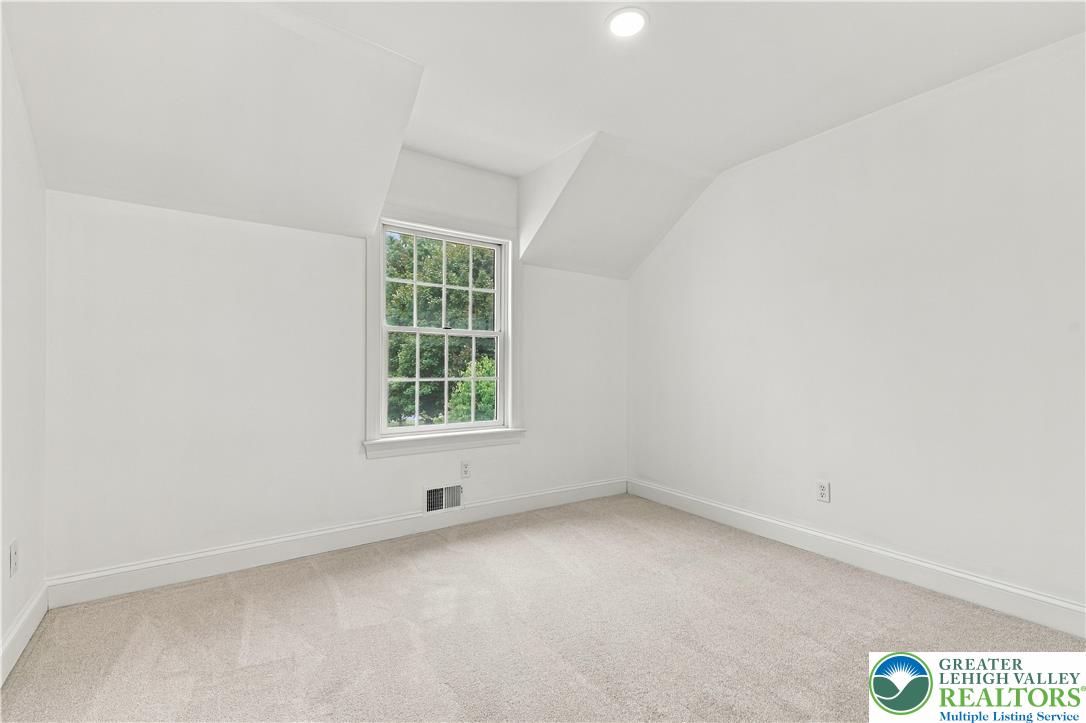4 Schoolhouse Lane Property Photo 52