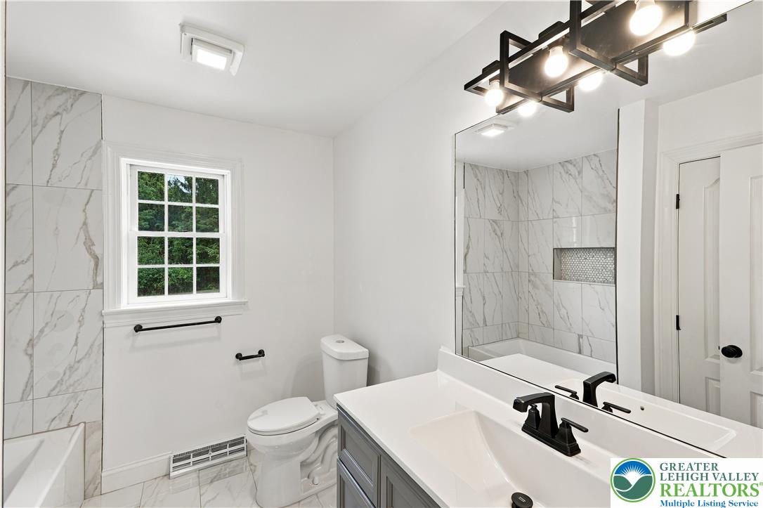 4 Schoolhouse Lane Property Photo 53