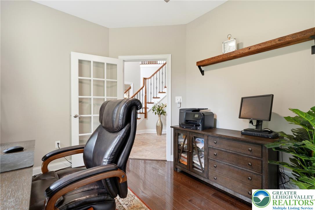 245 East Dell Road Property Photo 28