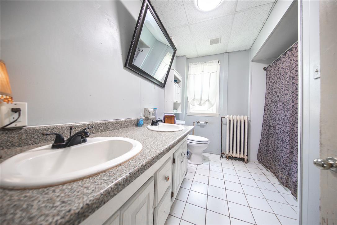 441 Franklin Avenue Property Photo 10