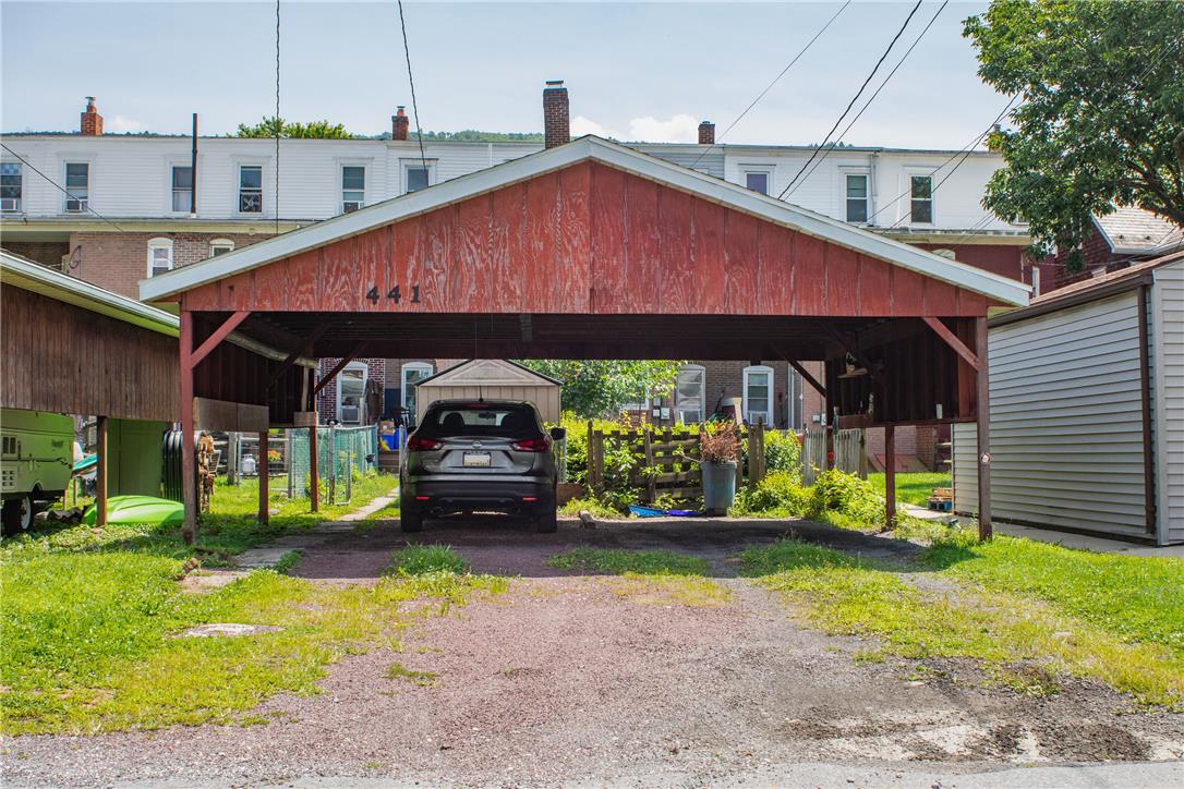 441 Franklin Avenue Property Photo 17