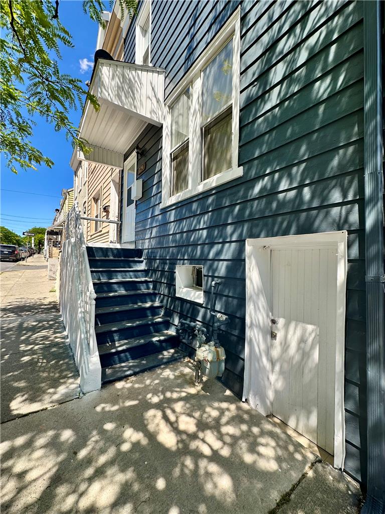129 West Allen Street Property Photo 2