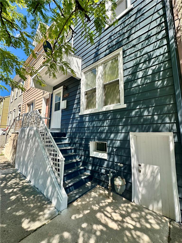 129 West Allen Street Property Photo 4