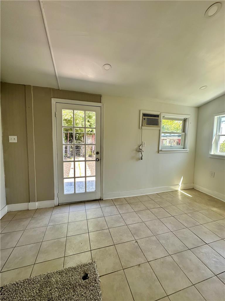 129 West Allen Street Property Photo 31