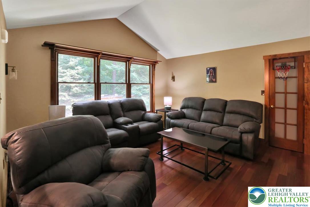 19 Woods Lane Property Photo 7