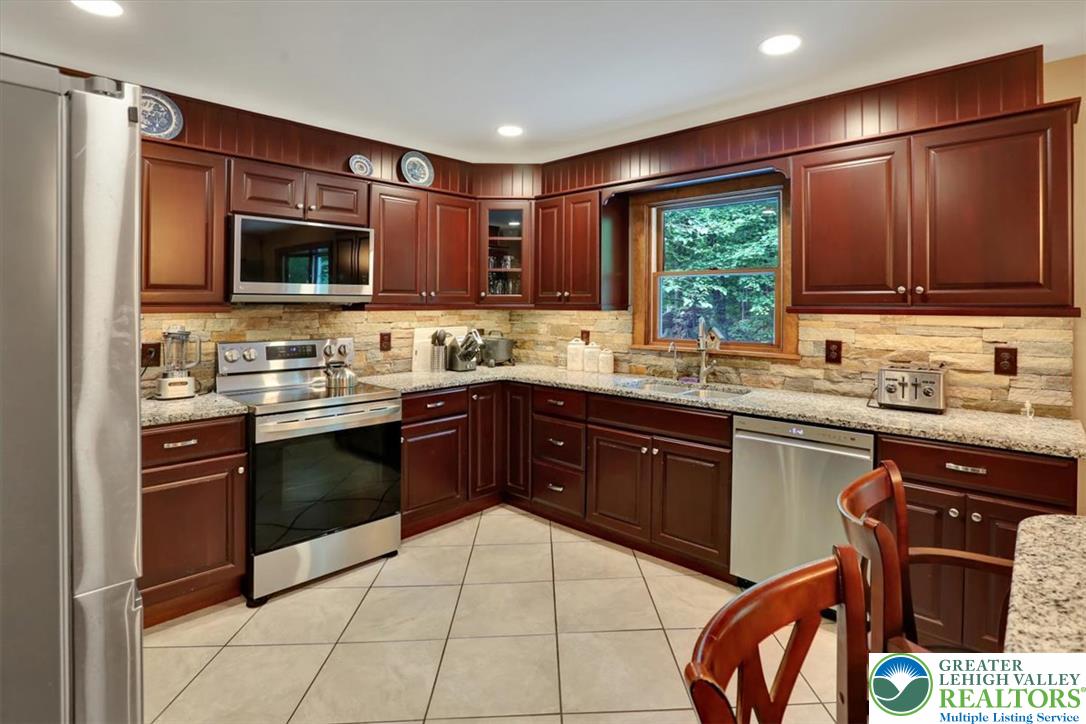 19 Woods Lane Property Photo 13