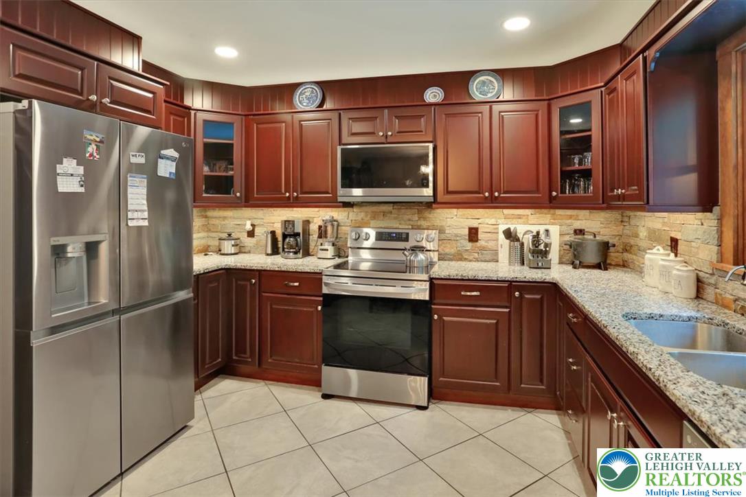 19 Woods Lane Property Photo 14