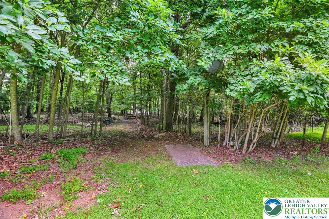 19 Woods Lane Property Photo 33