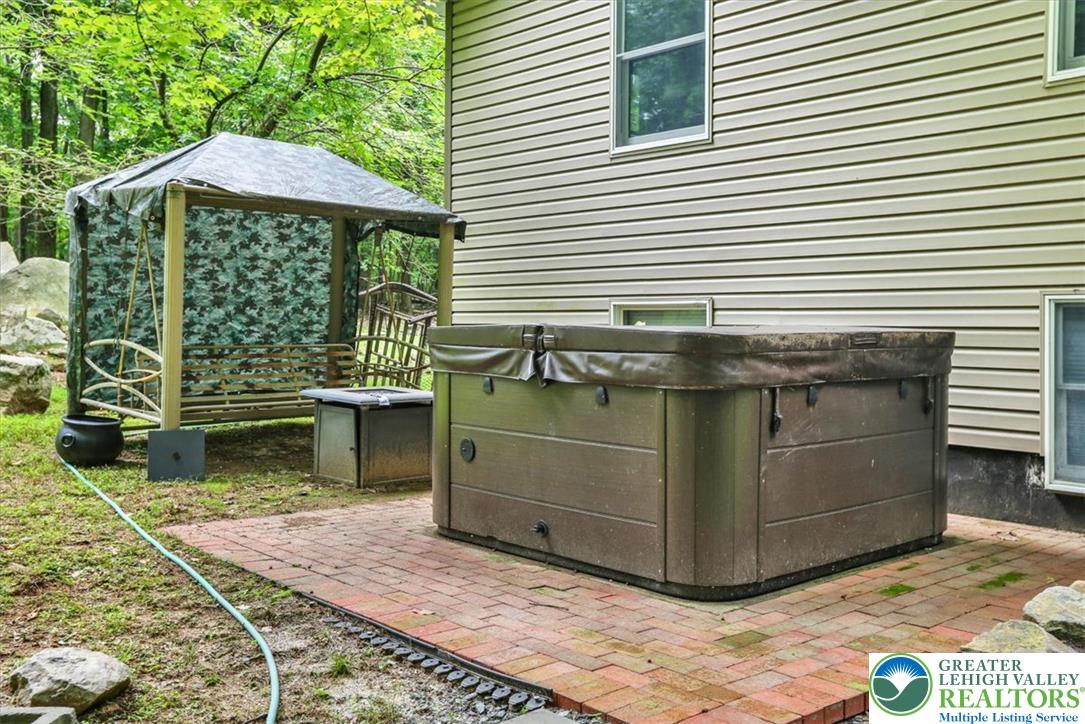 19 Woods Lane Property Photo 39