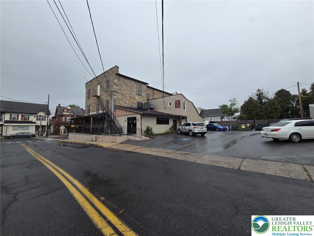 605 Main Street Property Photo 11