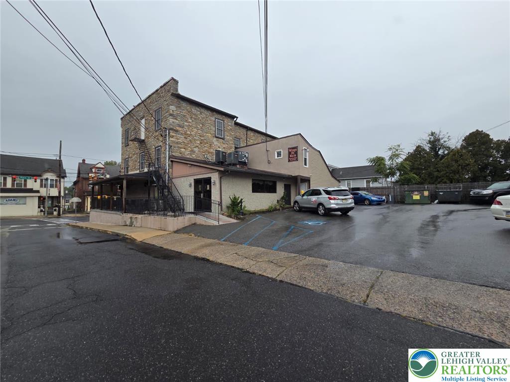 605 Main Street Property Photo 12