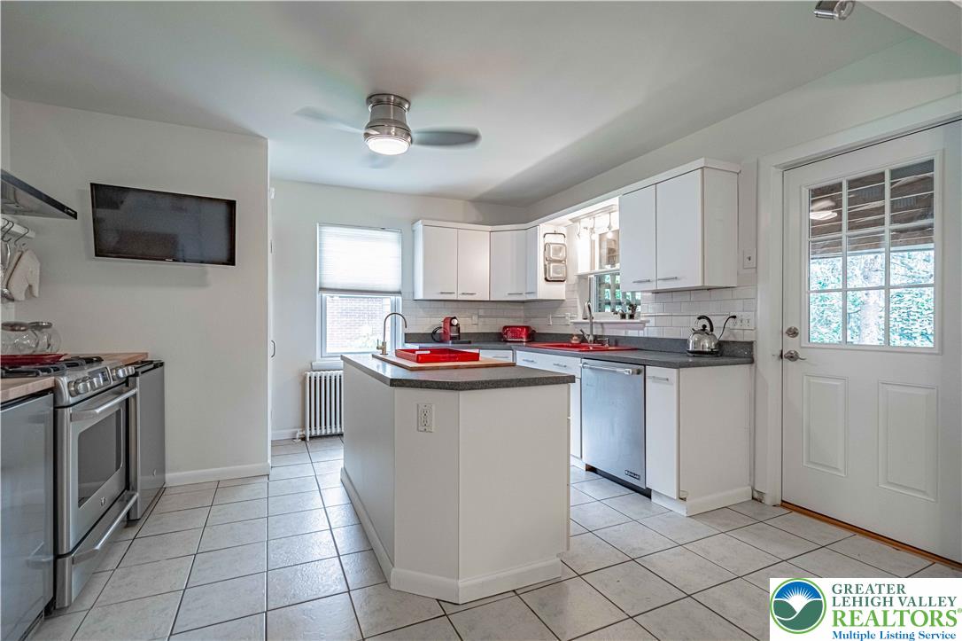 229 East Wall Street Property Photo 11