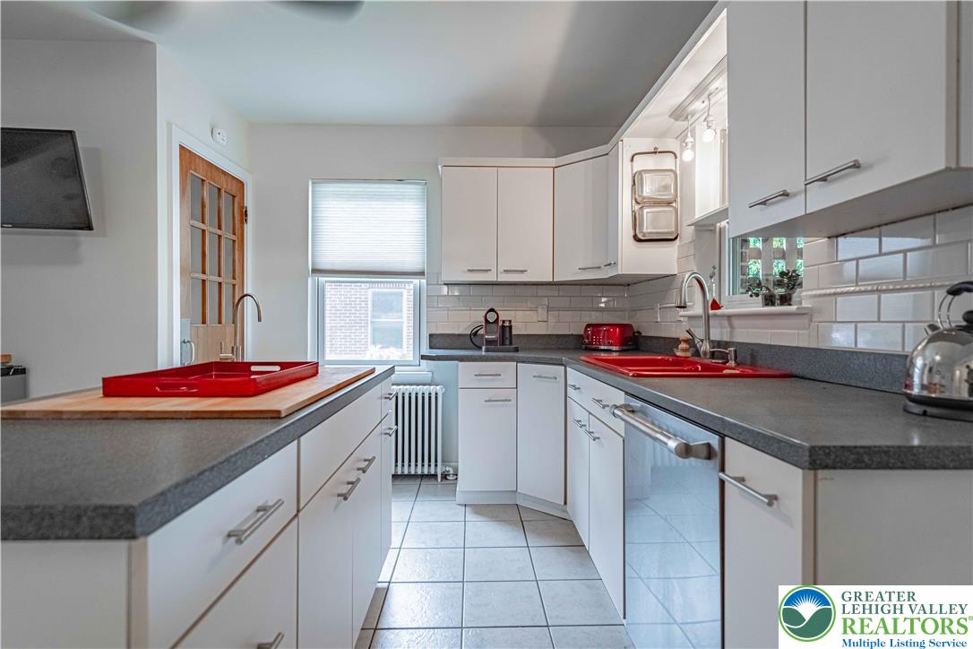 229 East Wall Street Property Photo 12