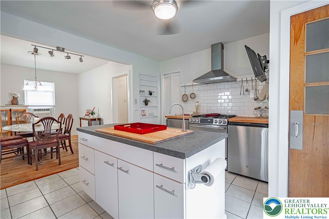 229 East Wall Street Property Photo 13