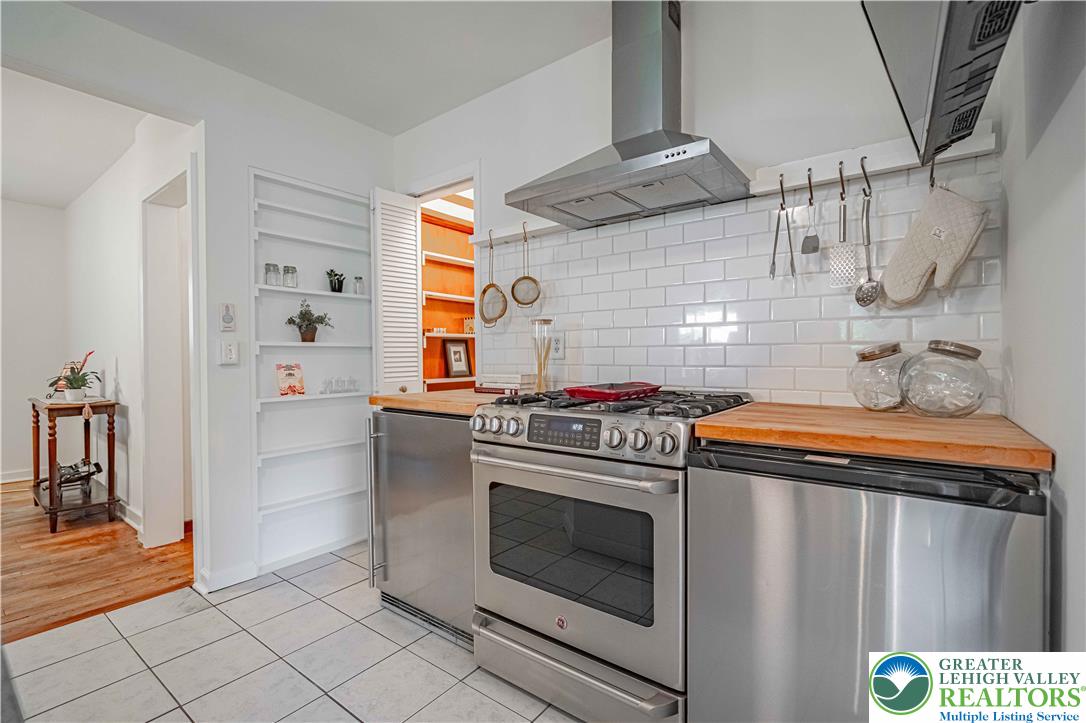 229 East Wall Street Property Photo 14