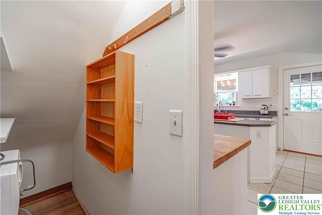 229 East Wall Street Property Photo 16
