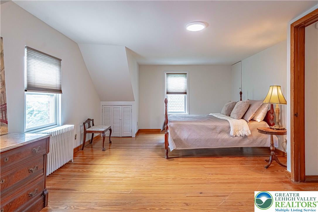 229 East Wall Street Property Photo 21